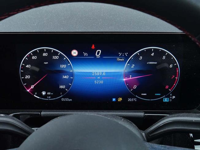 MERCEDES-BENZ GLA Photo 4