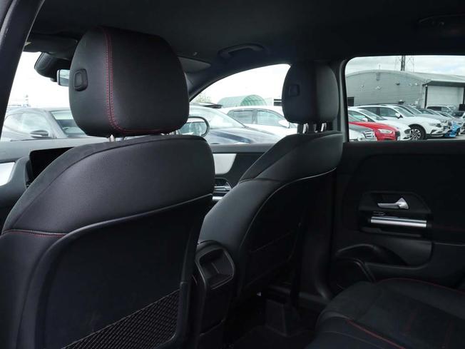 MERCEDES-BENZ GLA Photo 40
