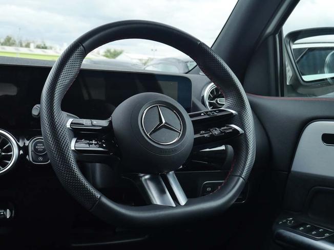 MERCEDES-BENZ GLA Photo 41