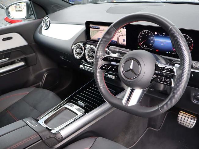 MERCEDES-BENZ GLA Photo 15