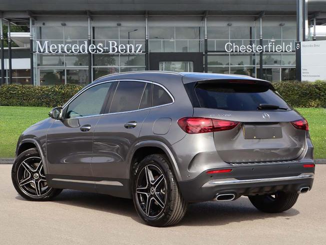 MERCEDES-BENZ GLA Photo 2
