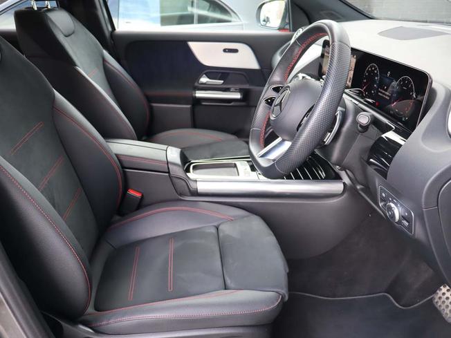 MERCEDES-BENZ GLA Photo 26