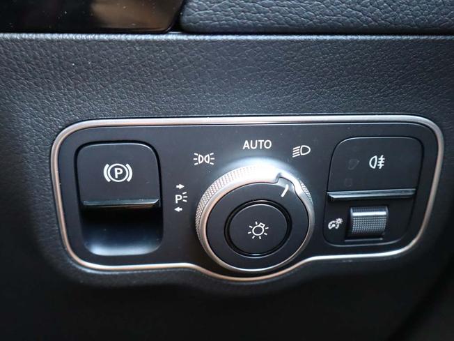 MERCEDES-BENZ GLA Photo 29