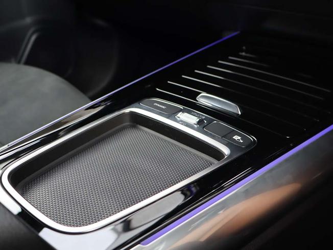 MERCEDES-BENZ GLA Photo 32