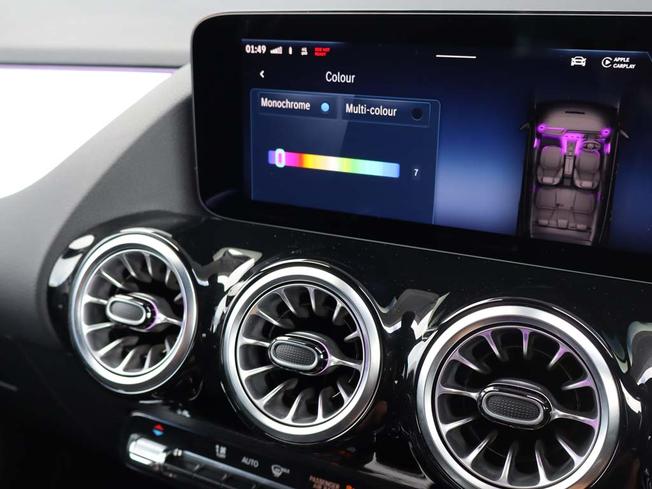 MERCEDES-BENZ GLA Photo 38