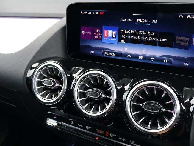 MERCEDES-BENZ GLA Photo 39