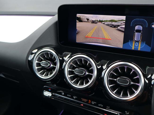 MERCEDES-BENZ GLA Photo 49