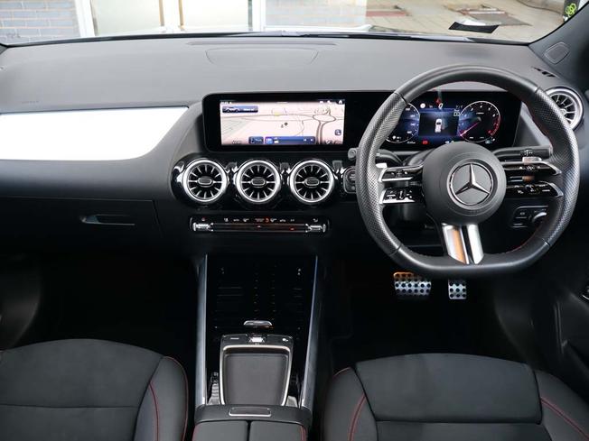 MERCEDES-BENZ GLA Photo 5