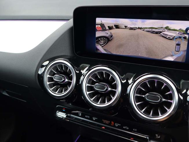 MERCEDES-BENZ GLA Photo 50