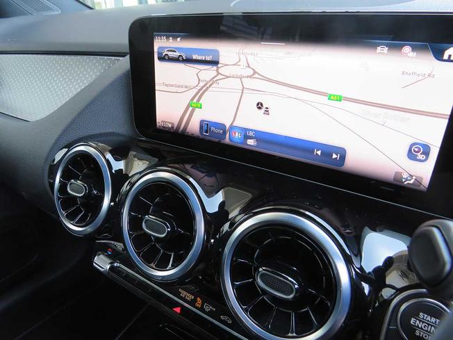 MERCEDES-BENZ GLA Photo 15