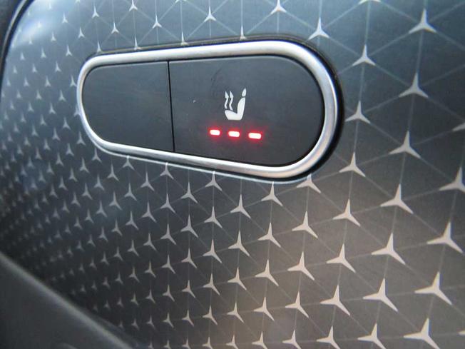 MERCEDES-BENZ GLA Photo 31