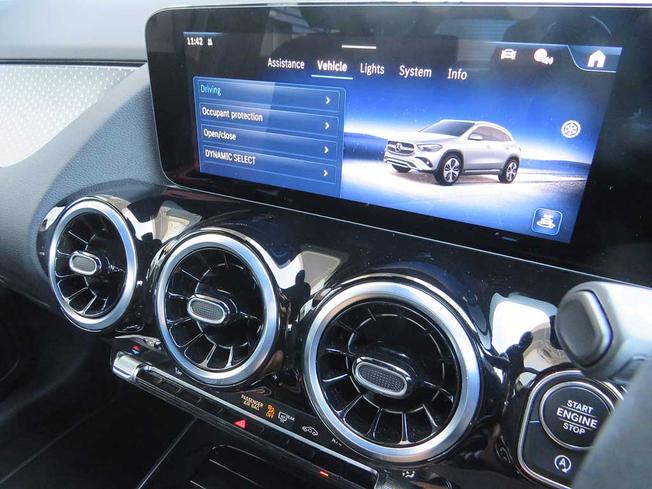 MERCEDES-BENZ GLA Photo 44