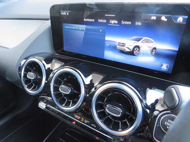 MERCEDES-BENZ GLA Photo 45