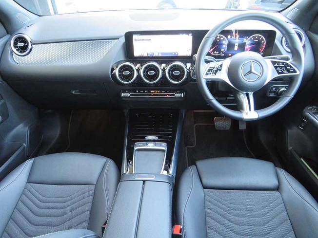 MERCEDES-BENZ GLA Photo 5