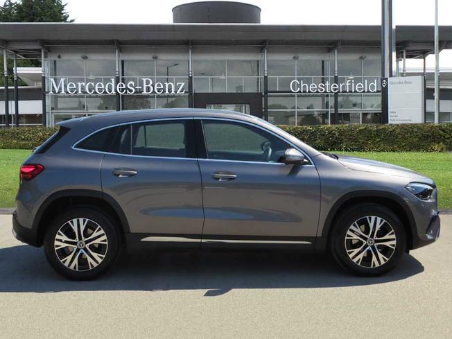 MERCEDES-BENZ GLA Photo 7