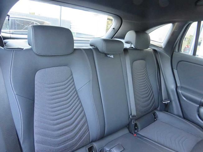 MERCEDES-BENZ GLA Photo 8