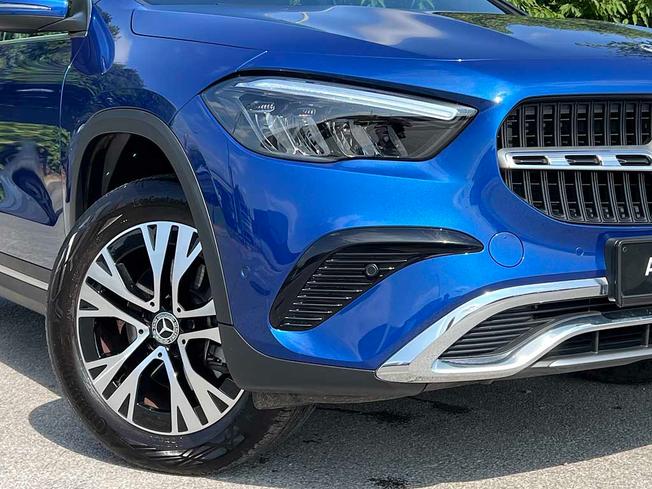 MERCEDES-BENZ GLA Photo 12