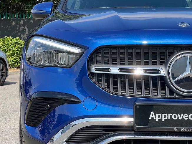 MERCEDES-BENZ GLA Photo 18