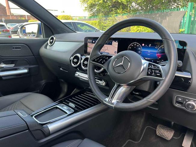 MERCEDES-BENZ GLA Photo 20