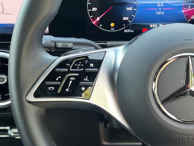 MERCEDES-BENZ GLA Photo 23