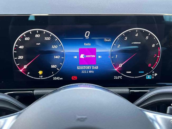 MERCEDES-BENZ GLA Photo 4