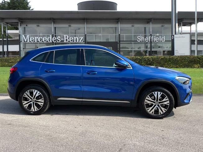 MERCEDES-BENZ GLA Photo 7