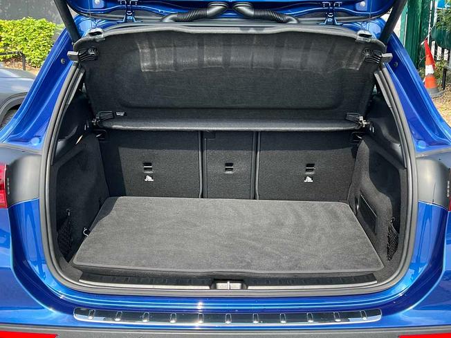 MERCEDES-BENZ GLA Photo 9