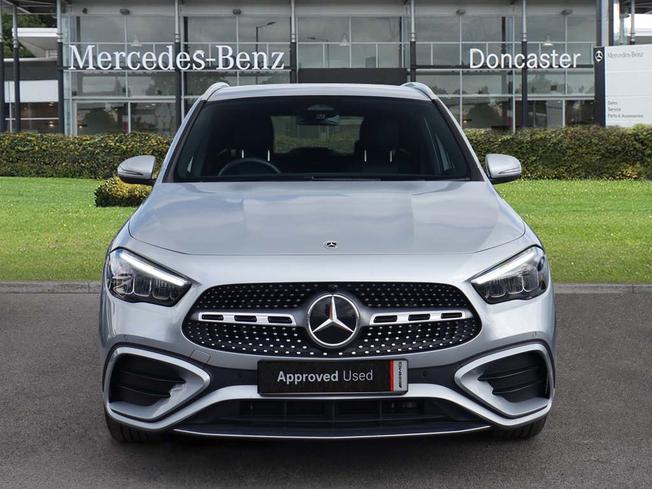 MERCEDES-BENZ GLA Photo 10