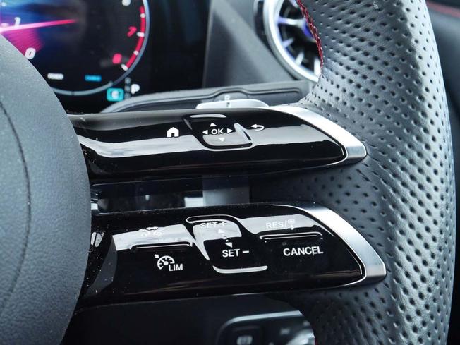 MERCEDES-BENZ GLA Photo 14
