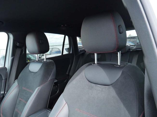 MERCEDES-BENZ GLA Photo 24