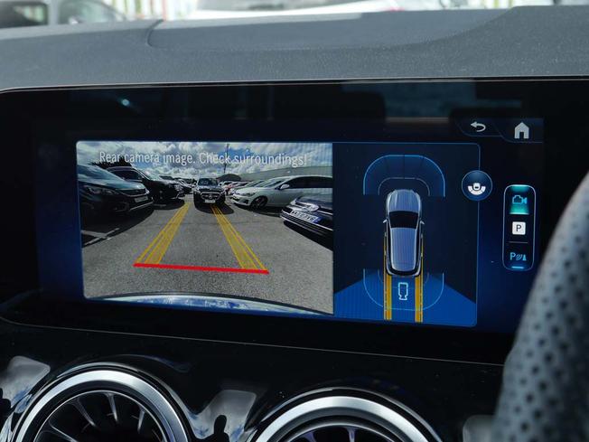 MERCEDES-BENZ GLA Photo 25