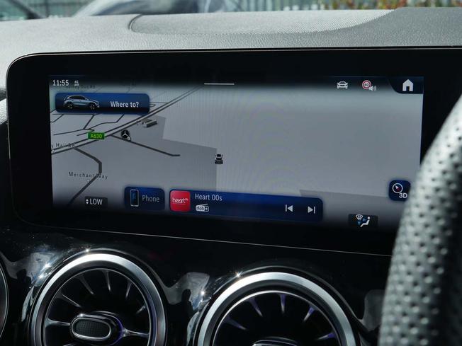 MERCEDES-BENZ GLA Photo 26