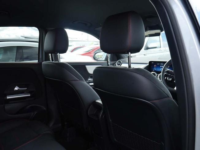 MERCEDES-BENZ GLA Photo 34