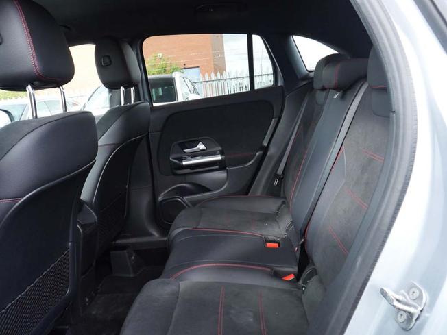 MERCEDES-BENZ GLA Photo 37