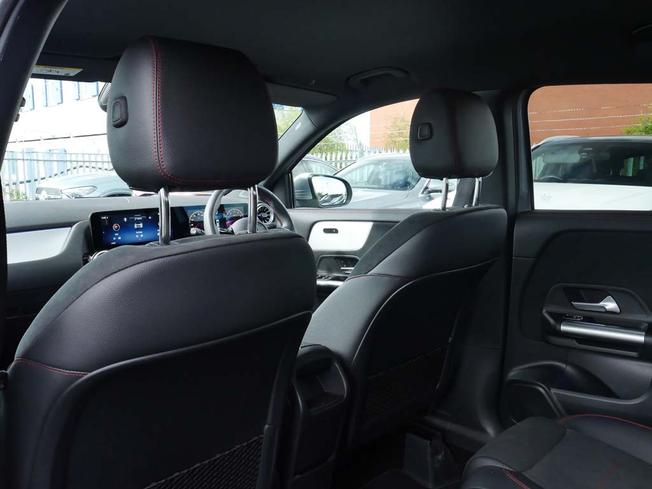 MERCEDES-BENZ GLA Photo 39