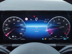 MERCEDES-BENZ GLA Photo 4