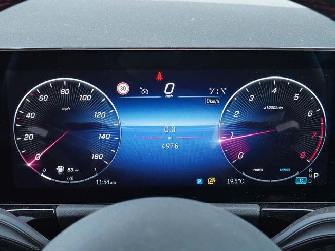 MERCEDES-BENZ GLA Photo 4