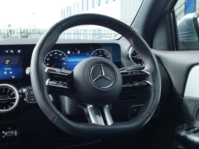 MERCEDES-BENZ GLA Photo 40
