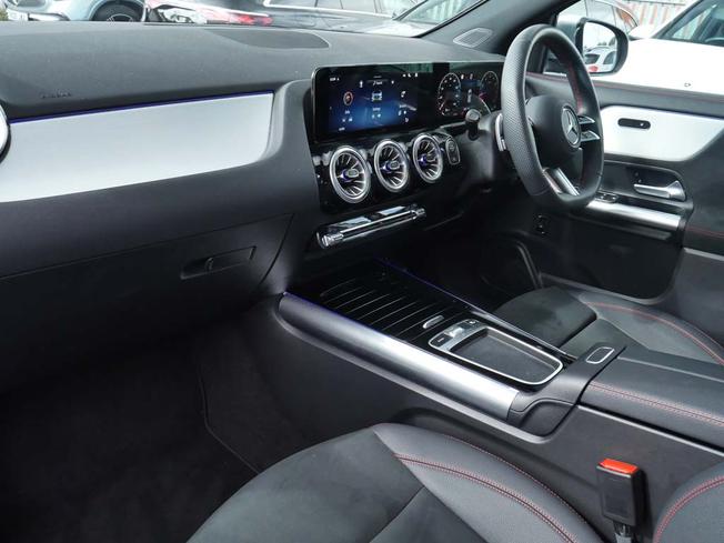 MERCEDES-BENZ GLA Photo 45