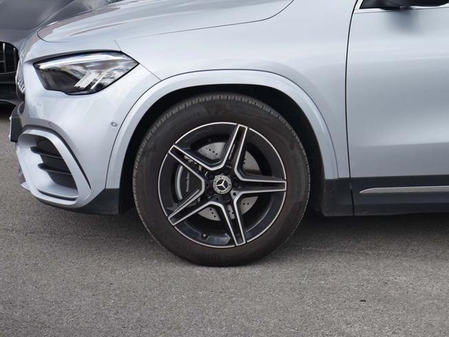 MERCEDES-BENZ GLA Photo 6