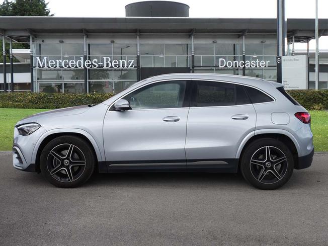 MERCEDES-BENZ GLA Photo 7