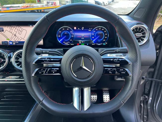 MERCEDES-BENZ Eqb Photo 23