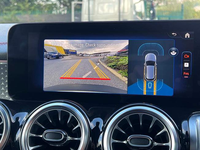 MERCEDES-BENZ Eqb Photo 28