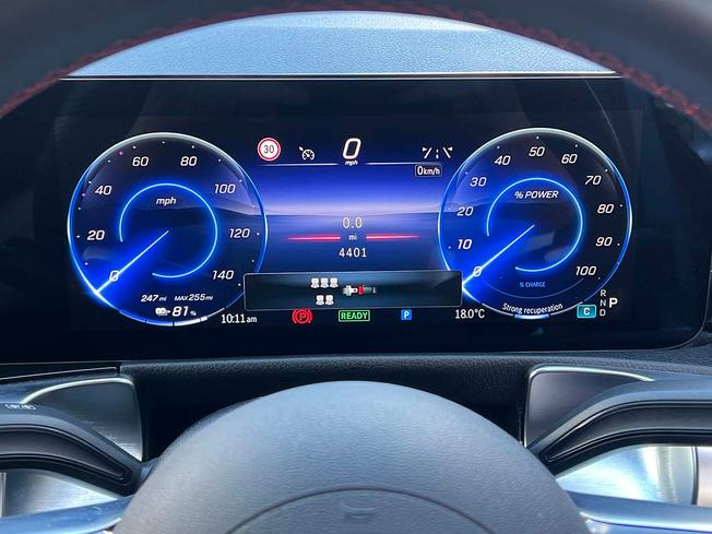 MERCEDES-BENZ Eqb Photo 4