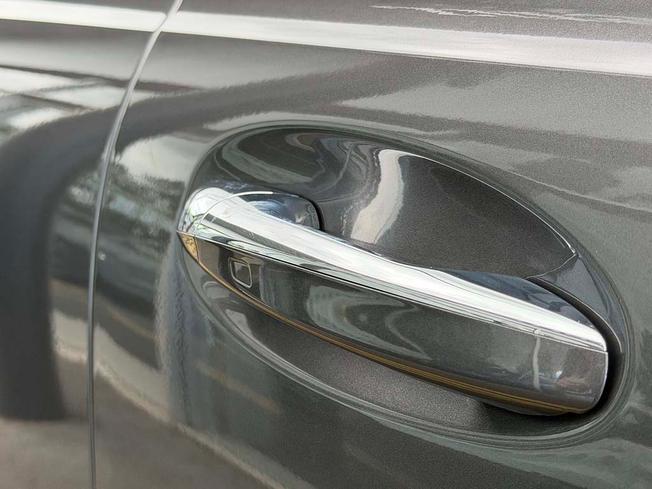 MERCEDES-BENZ Eqb Photo 16