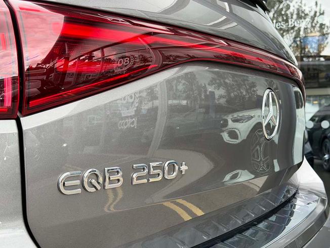 MERCEDES-BENZ Eqb Photo 20