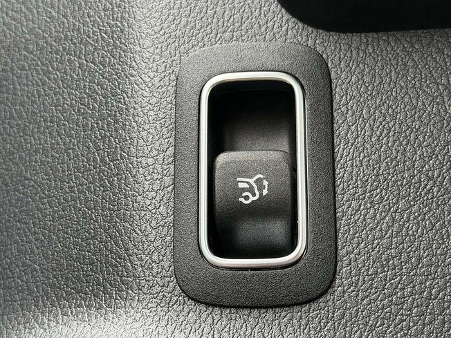 MERCEDES-BENZ Eqb Photo 23