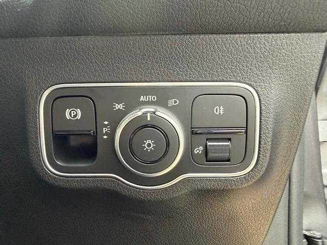 MERCEDES-BENZ Eqb Photo 25