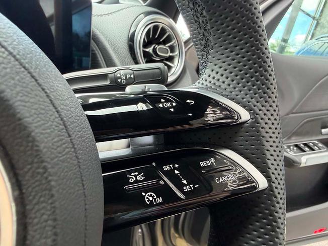 MERCEDES-BENZ Eqb Photo 28