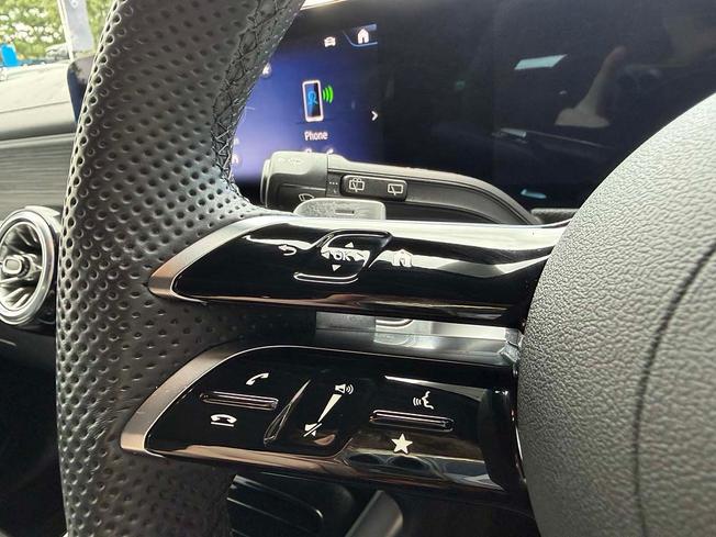 MERCEDES-BENZ Eqb Photo 31